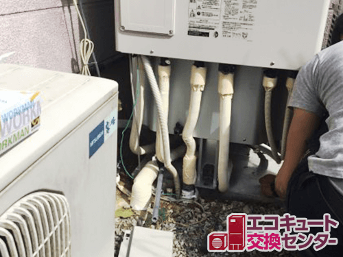 神奈川のエコキュート交換・エコキュート本体の設置＆配管接続